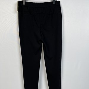 
The same black knitted pencil pants in the spring and autumn counter of Keroba KT7661 2990