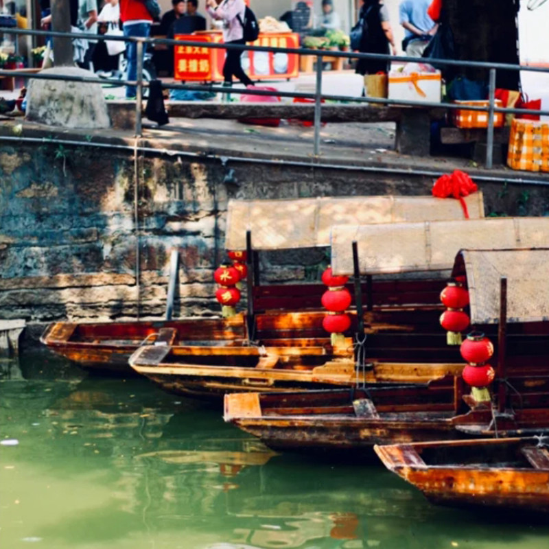 广州出发 佛山顺德江门2日游住赤坎古镇三十三墟佛山祖庙包车旅游