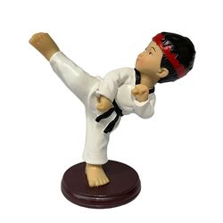 Resin crafts small Taekwondo character model female side kick I martial arts cake decoration creative ornaments for gift giving