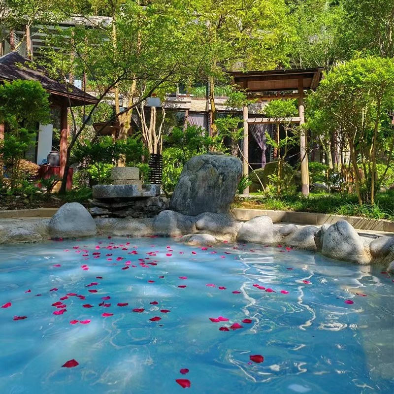 【金色银杏雨】12人昆明芒市瑞丽腾冲6日云峰山温泉酒店0自费购物