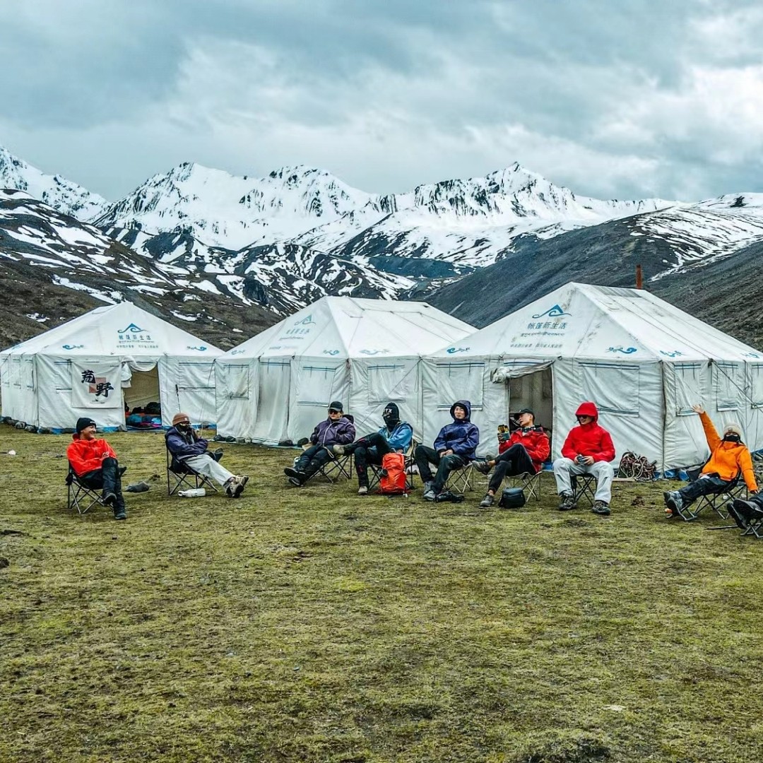 中午出发勒多曼因冰川徒步露营3日游|提供徒步露营装备含中转车