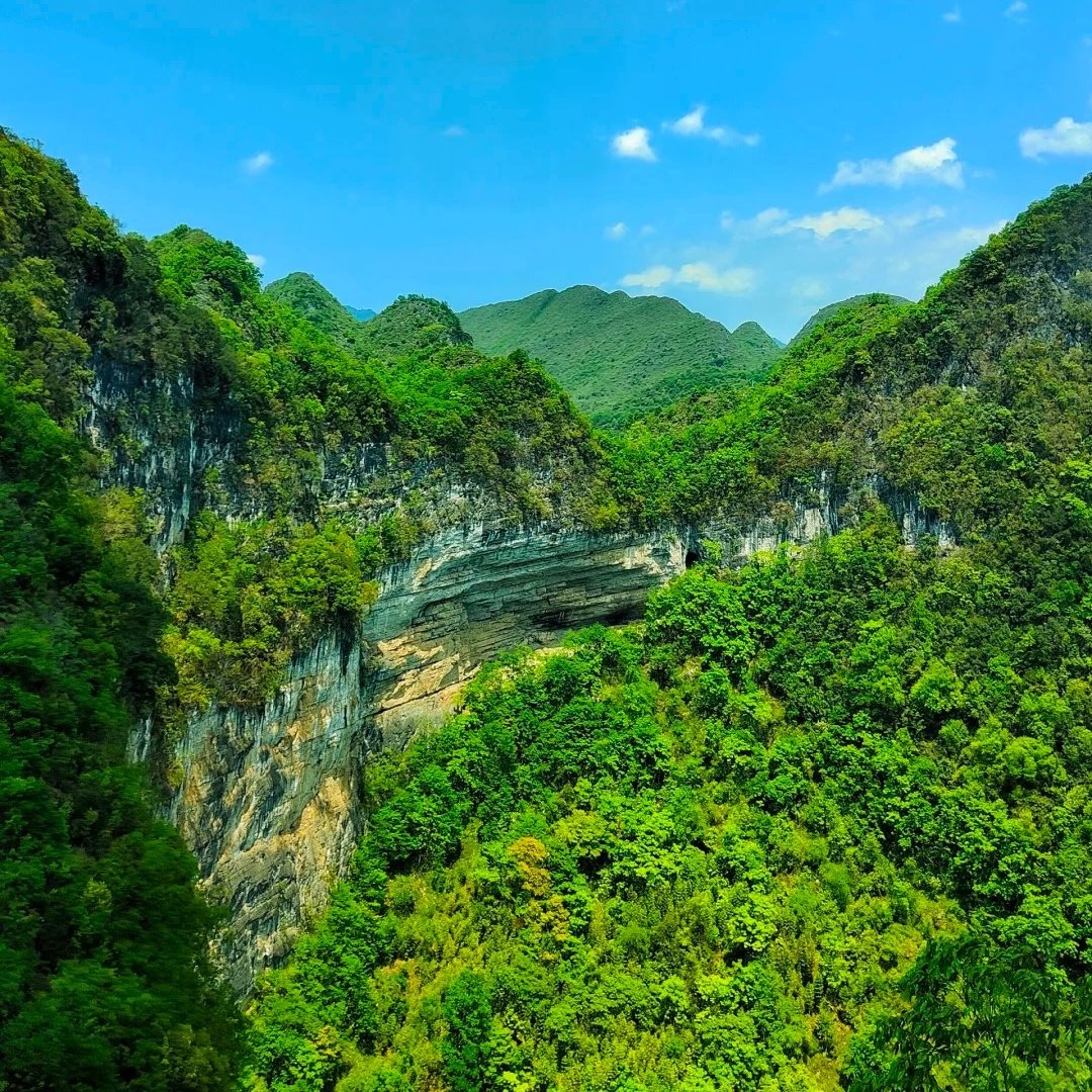 广西百色乐业大石围天坑群悬崖奇观 2人起发随走随停百色出发小团