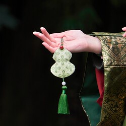 Muwan Chuchai Colorful Gourd Sachet, Dragon Boat Festival Fragrance Bag, Peace and Blessing Amulet Bag, Neck-Hanging Mugwort Sachet, Car Hanging Finished Product