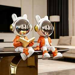 Astronaut Sitting Posture Figurine, High-End Luxury Tv Floating Wall Decoration, Wine Cabinet Ornament, Collectible Model