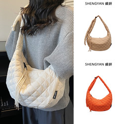 Large-Capacity Dumpling Bag for Women 2025 New Autumn and Winter Commuter Crossbody Bag Lightweight down Canvas Bag Casual Cloud Bag
