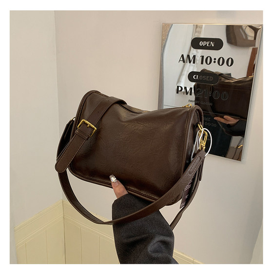 
Retro high-end bag for women, new Korean style fashionable one-shoulder small square bag, casual and versatile commuting crossbody