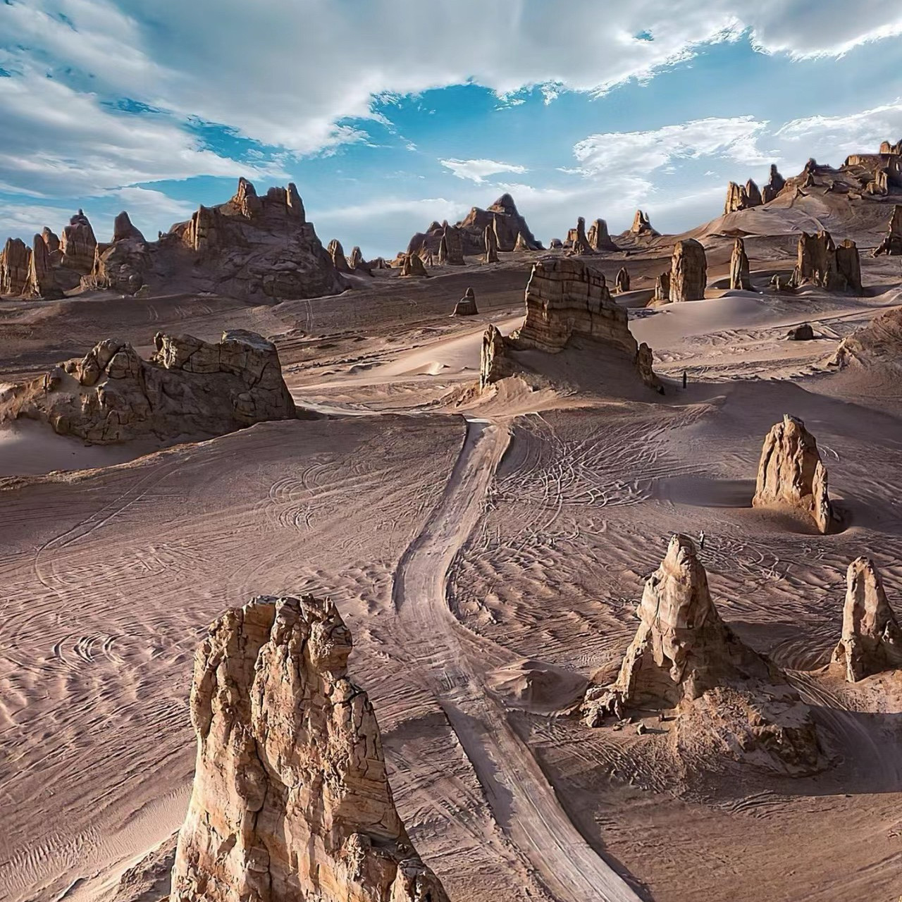 西北甘肃旅游6天5晚2-8人小团河西走廊纯玩莫高窟七彩丹霞嘉峪关