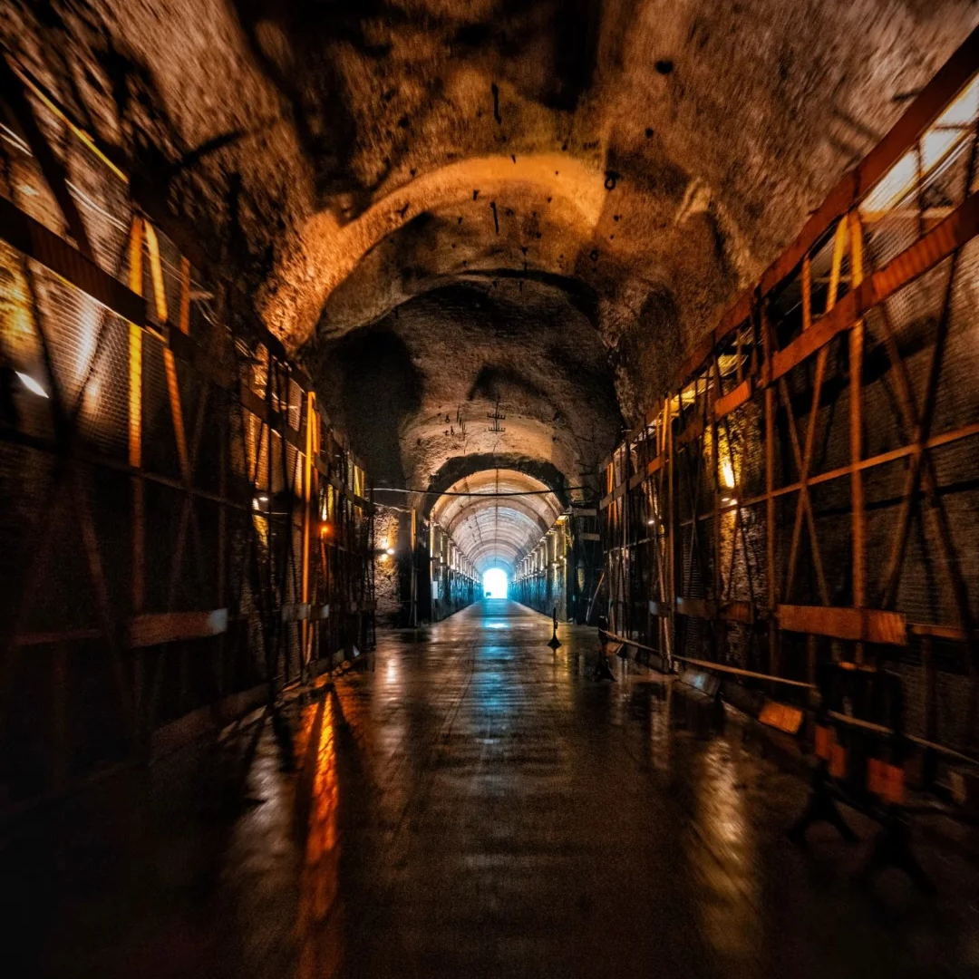 武陵山大裂谷+816工程景区&2-8人拼团游&纯玩&重庆三大城区上门接