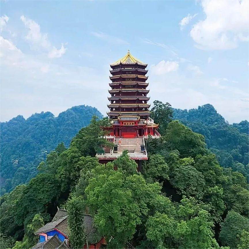 青城山+三星堆1日游私家团/含门票&纯玩&成都三环内上门接~