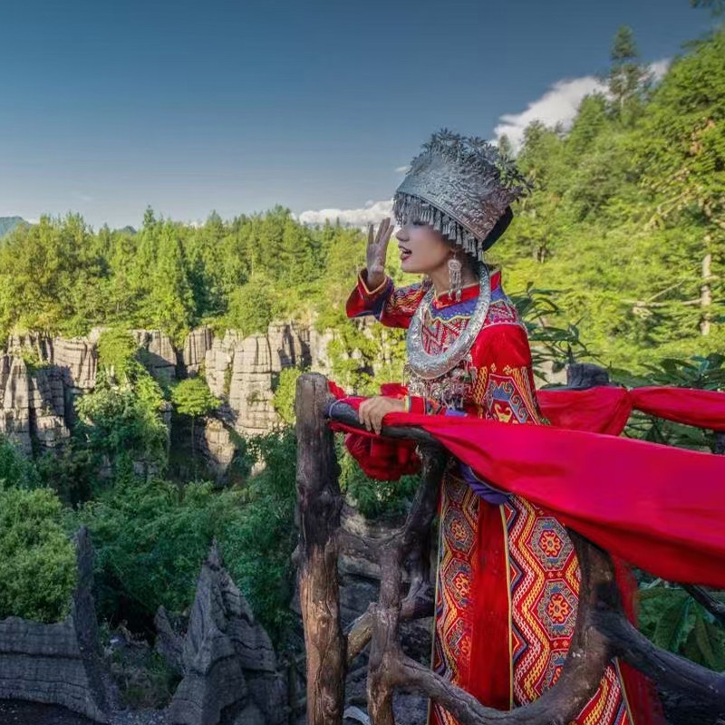 恩施旅游一日游 梭布垭石林含景交莲花寨磨子沟 可升8人小团1日游