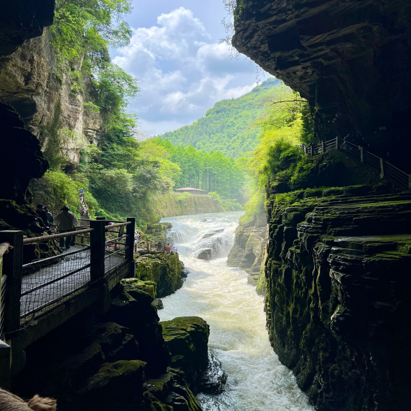 【优选】恩施腾龙洞1日游 市区接送 任选大团 8人 16人 30人团