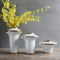Gold-painted vase ornaments, European-style living room flower arrangements, dried flower vessels, home European-style creative table decorations