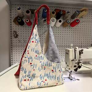 
Retro literary cedar print handbag, casual outing, commuting, sundry storage bag, portable handbag