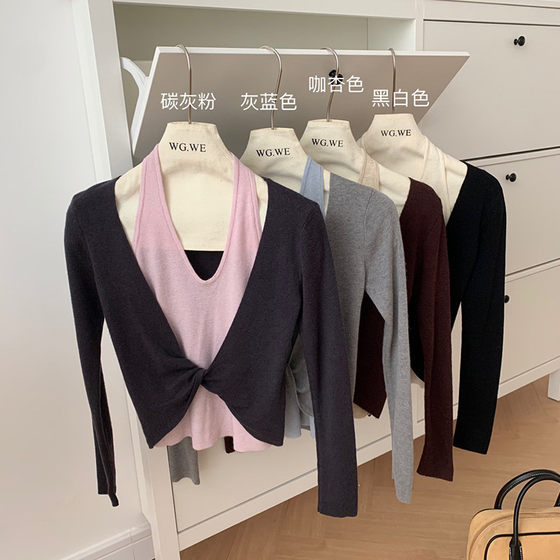 
2024 autumn V-neck fake two-piece spliced ​​base shirt for women design niche halter neck sweater