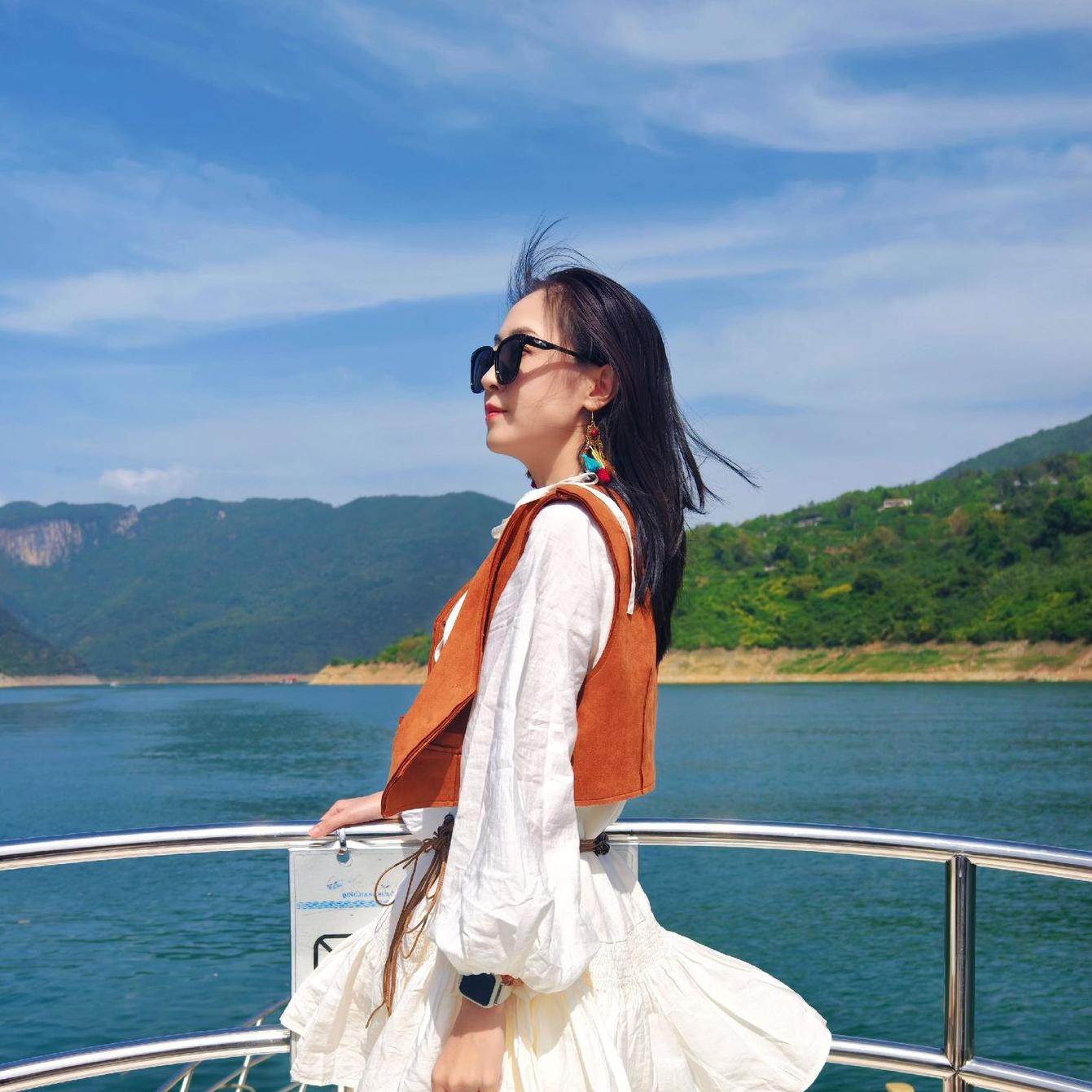 【屏山峡谷+宣恩夜景+狮子关+腾龙洞+大峡谷】4天8人精品小团