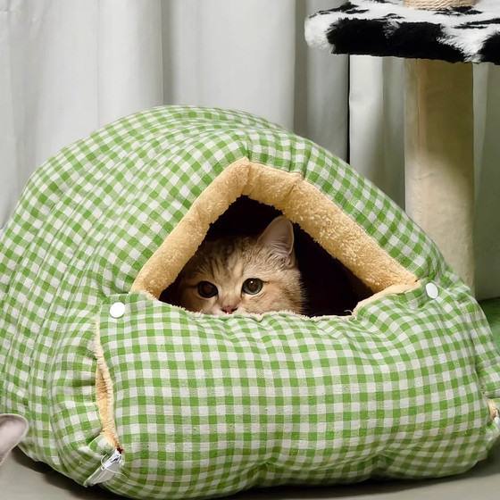 
Lattice semi-enclosed cat kennel to keep warm and removable and washable for all seasons. Cat kennel and pet house mat