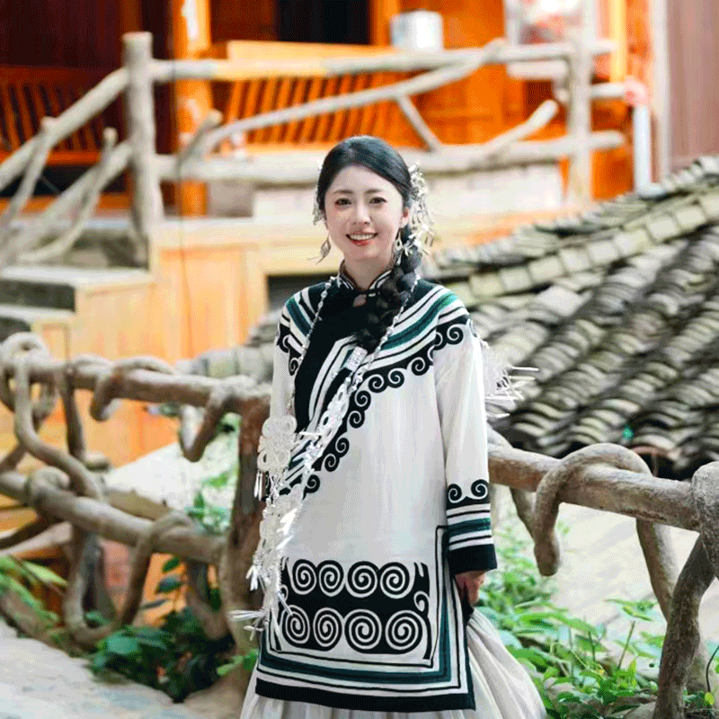 贵州纯玩爸妈慢慢游7日黄果树小七孔西江苗寨梵净山织金洞青岩古