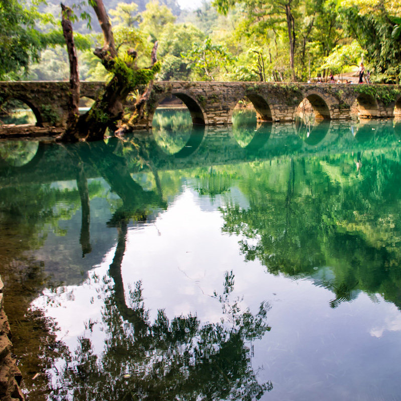 【保证住苗寨】贵州旅游贵州5天4晚跟团游黄果树小七孔西江头等舱