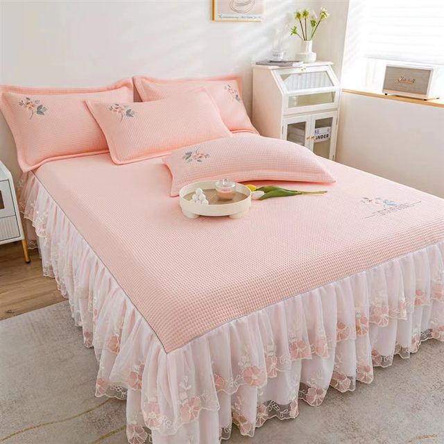 Brand summer cool sensor Dou bean seat ice silk silk three -piece washing can be washed machine -to -class mother and infant bed skirt mat

