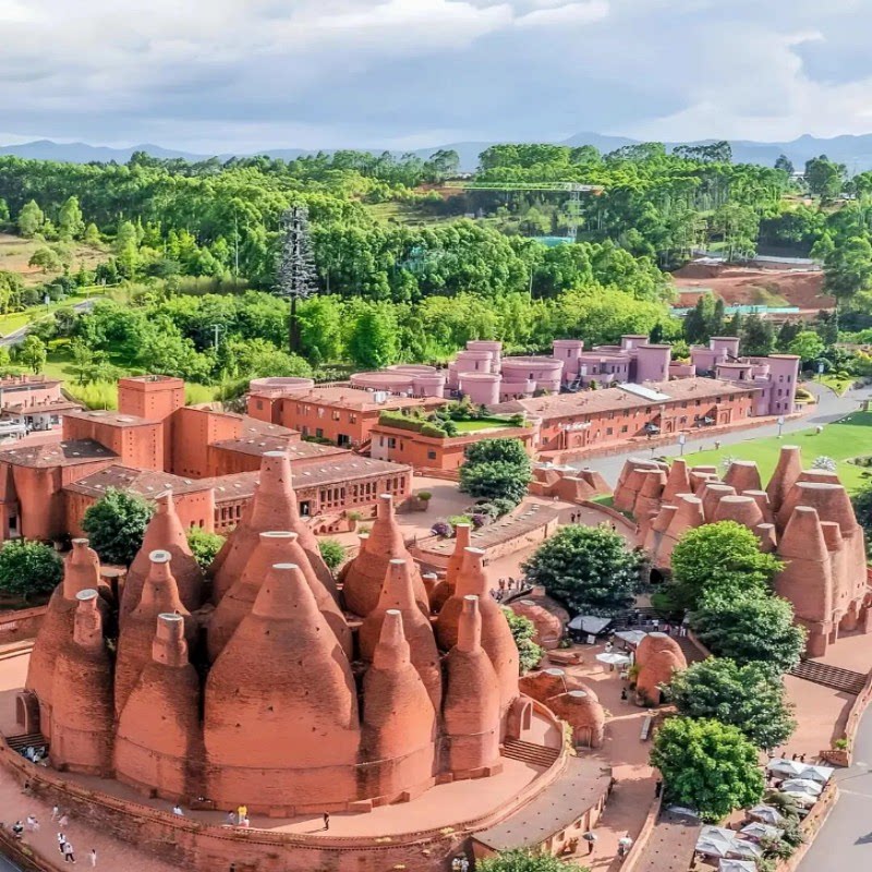 云南昆明至弥勒纯玩一日游2-8人团 东风韵红酒庄湖泉生态包车旅游