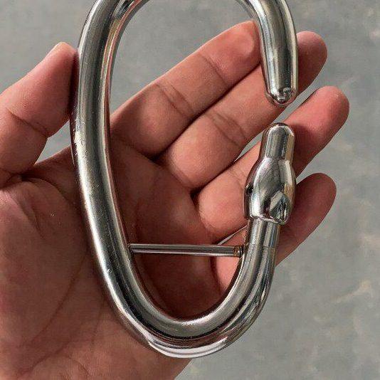 The jungle crossing the buckle jungle through the hook ring