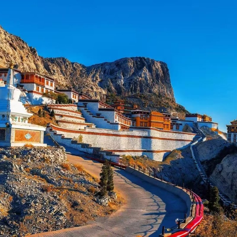 【银川内蒙2日游】梦幻峡谷+甘德尔山+乌海湖+拉僧庙