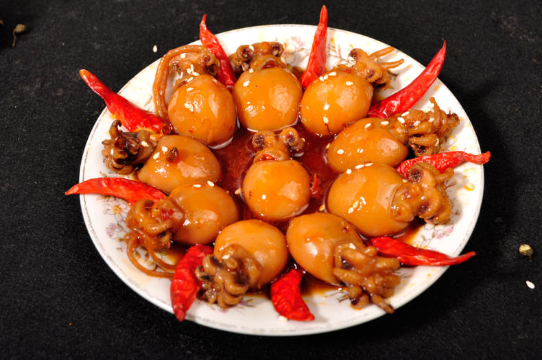 麻辣墨鱼仔,让你把零食当零食吃(图3) 麻辣墨鱼仔,让你把零食当零食吃(图3)