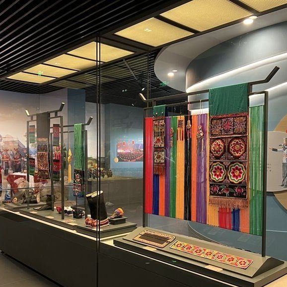 青海西宁2天1晚跟团游 青海省博物馆+藏文化博物院+塔尔寺