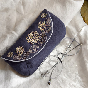 
Hydrangea glasses bag handmade DIY European embroidery material bag linen cotton sewing embroidery beginners set