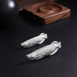 Han and Tang Dynasty Palace-Style Imitation Silver Dragon Fish Solid Ornament for Good Fortune and Peace, Small Tea Table Decoration, Hand-Held Piece, Shiny Desktop Ornament