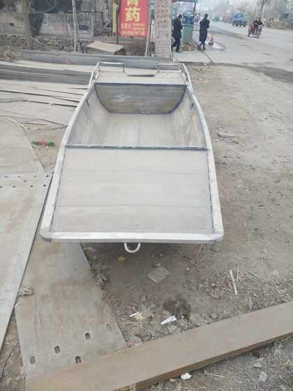 Iron ship galvanized iron board boat fishing boat fishing boat cleaning boat