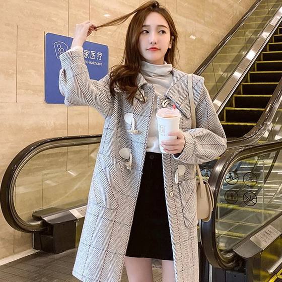 Woolen coat for women, mid to long style, fashionable and loose Korean version, cow horn buckle. 2023 autumn and winter woolen coat, versatile trend for women