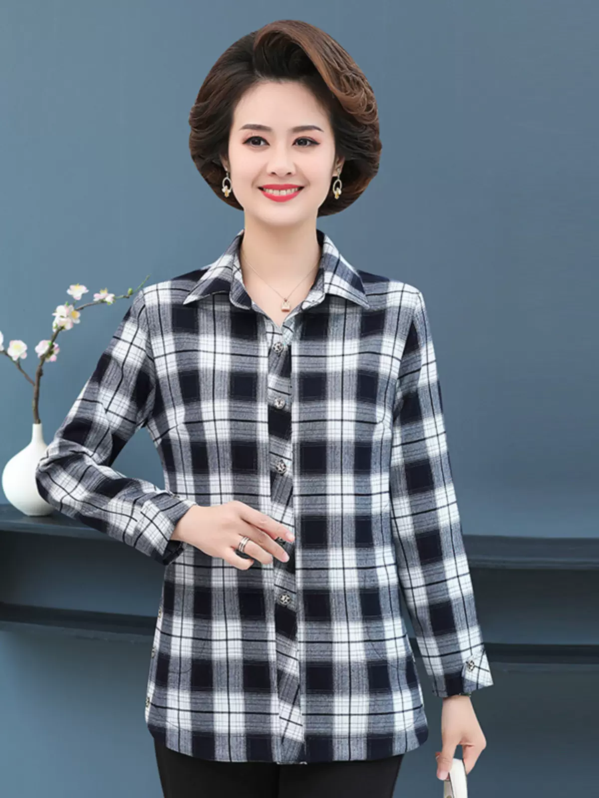 中老年女装纯棉长袖衬衫新款中年女士上衣开衫妈妈装全棉格子衬衣