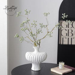 Vase Decoration for Living Room, Flower Arrangement, Fresh Flowers, Light Luxury, High-End Feel, Black and White, Simple Art, French Mid-Century Style, Soft Decoration