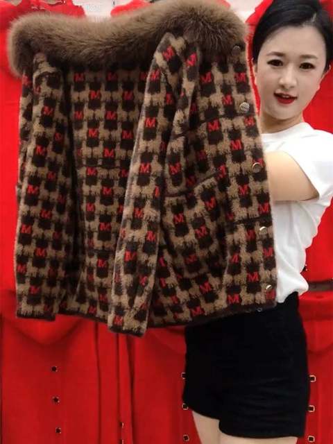 Small young mother autumn and winter fashionable fur collar mink velvet coat 40 and 50 year old middle-aged women thickened cardigan