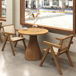 American-Style Retro Café Table and Chair Set, Small Round Table for Western Restaurant, Solid Wood Commercial Table for Milk Tea and Dessert Shop 1091