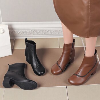 Wide fat feet large size women's shoes 41 to 43 autumn and winter new genuine leather high heel thick heel mother shoes short boots women's boots wide toe 42