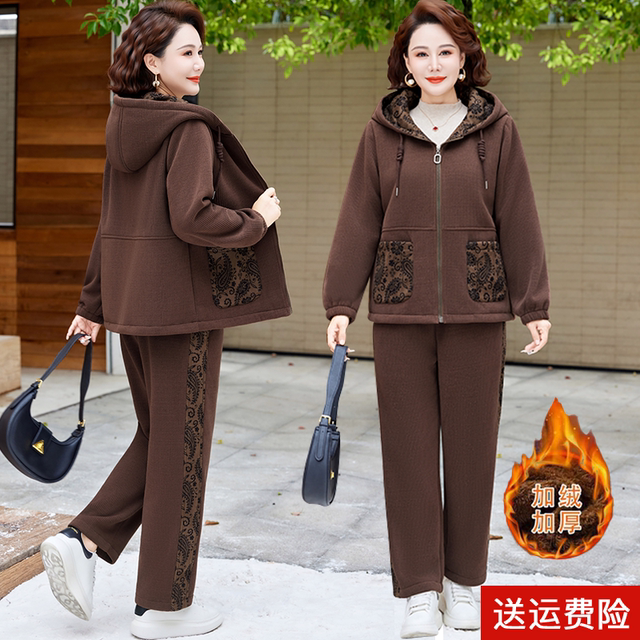 Mom sports suit autumn and winter velvet thickened corduroy jacket for women 2025 new middle-aged and elderly winter tops