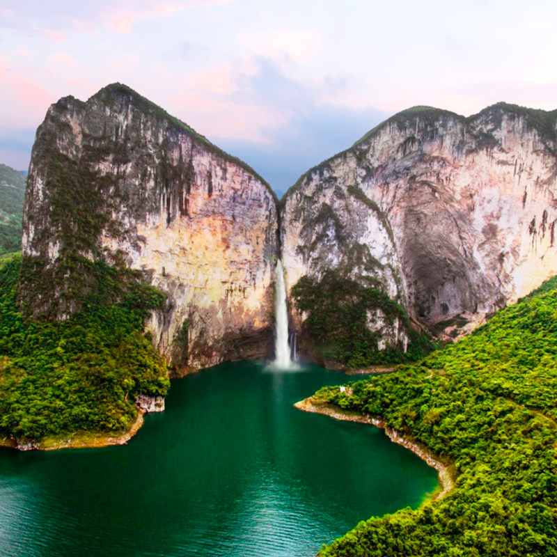 高端12人团恩施旅游3日游恩施大峡谷屏山峡谷大清江蝴蝶崖女儿城