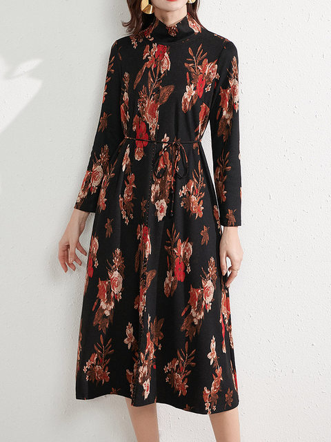 High -neck dress 2024 new autumn and winter medium long printed A -line skirt long sleeves loose high -end high size thin girl
