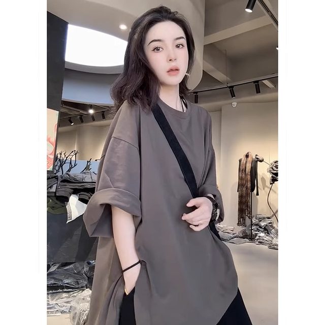 A slightly fat mm European station lazy mid-length large-size T-shirt for women in summer versatile trendy slit gray mid-sleeved top
