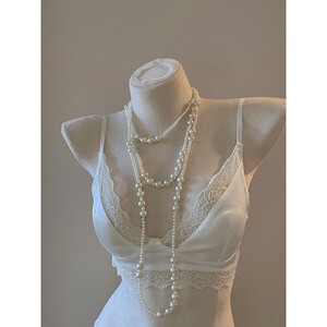 
Loris French lace satin triangular cup thin underwear for girls with small breasts, no wires, small breasts, beautiful back