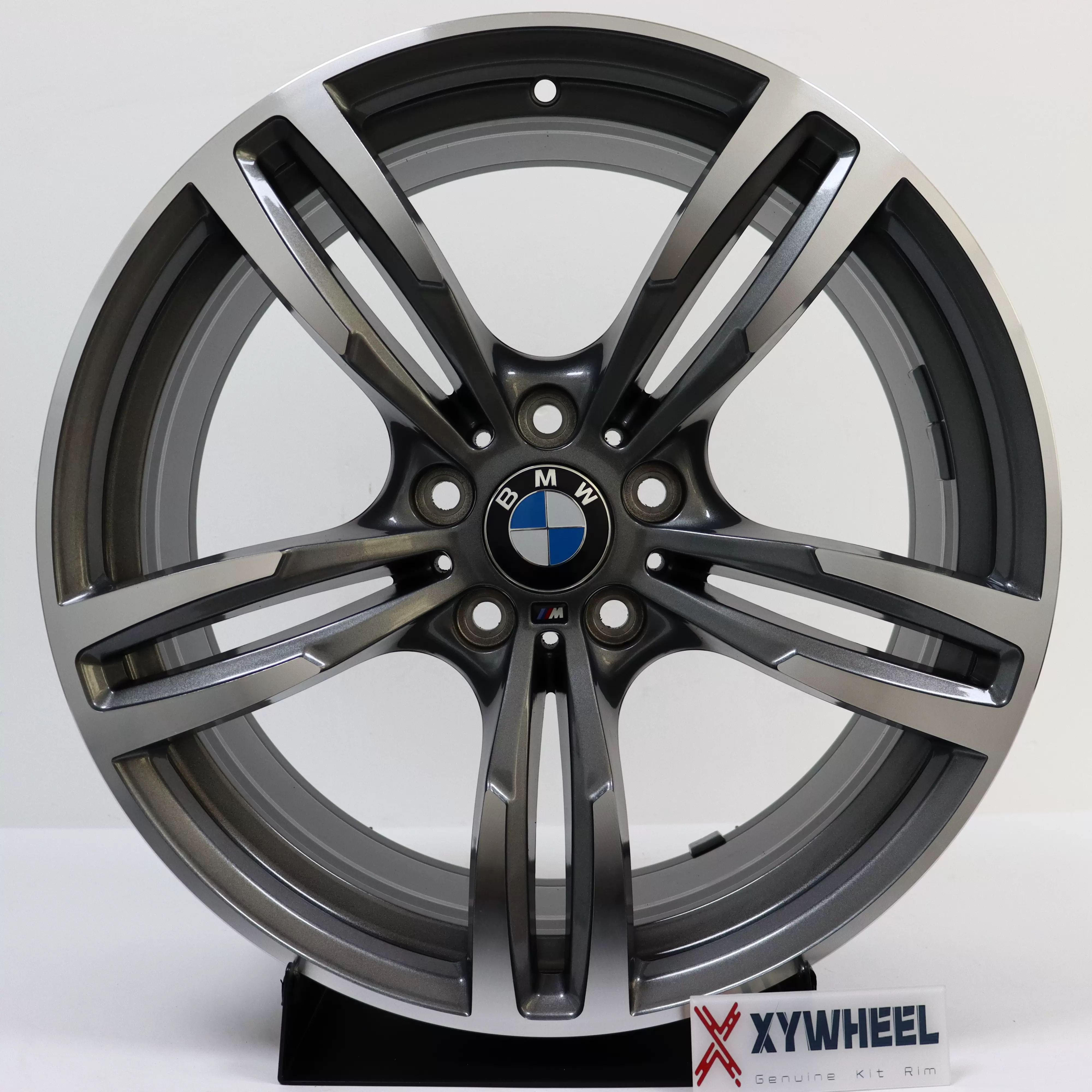 BMW純正 437M 鍛造ホイール BMW純正 437M 鍛造ホイール 2025年製タイヤ