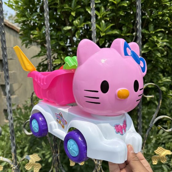 
Girls pink Hello Kitty KT cat children playing at the beach beach toy car beach tool shovel set 3 years old 7 boys