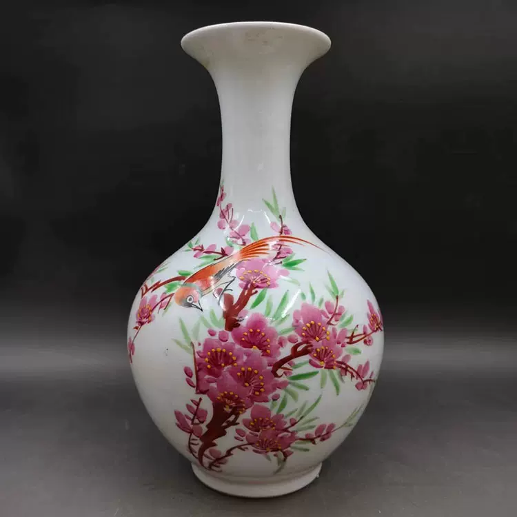 景德镇艺术瓷厂一九六九年手绘花只鸟语花鸟花瓶