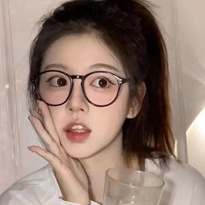 Xin helps black -frame glasses rack disassembly lens new net red photos show face faceless lens glasses frame female