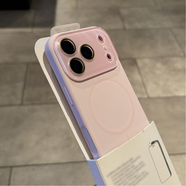 The first guard's new magnetic suction is suitable for Apple 17Pro mobile phone case iPhone17Promax protective cover 16magsafe magnetic suction 15 liquid silicone 14 anti-fall male 13 couples air high-end sense