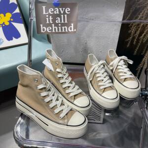 
Milk tea color thick-soled high-top canvas shoes for women 2026 spring new European station Korean version versatile sneakers European fashion shoes