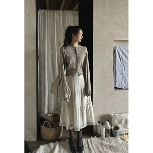 
JMWOMEN Petal Curling Oatmeal Khaki Retro Knitted Round Neck Sweater Spring Loose Soft Waxy Cardigan Top