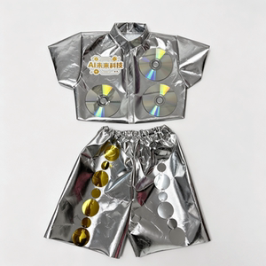 
Environmentally friendly fashion show clothing AI technology style robot parent-child catwalk handmade diy creative future technology environmentally friendly clothing